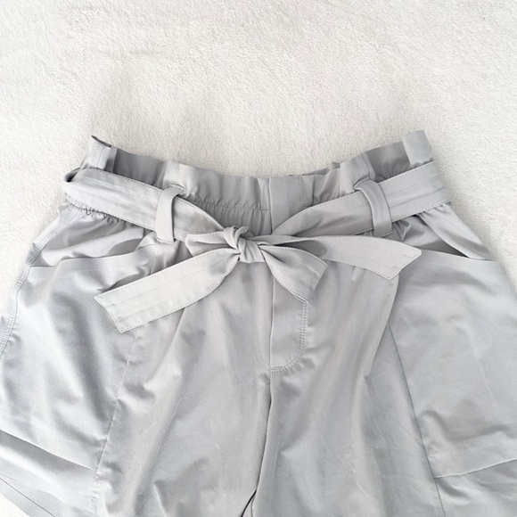 Athleta Skyline Paper Bag Belted Shorts Womens 6 Gray - Picture 1 of 10